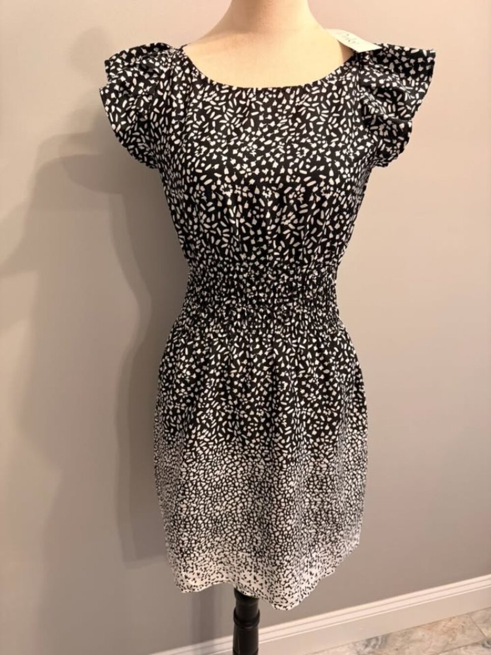 NEW "Pinky" girls Junior size medium black/white cap sleeve dress